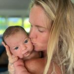 Bethany Hamilton Instagram - Black n white or color? 🖤🧡👉🏽 A few words and feeling I have about her🌸💖👼🏽✨ Full of love, obsessed, grateful, surprised, fun, has me dreamin, and just looking forward to life with our sweet Alaya!
