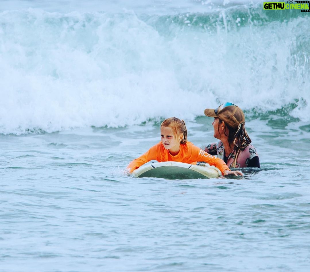 Bethany Hamilton Instagram - RAD moments from my mentorship experience (: I had the incredible chance to hang out with unstoppable girls and their sweet moms during the @ohanaexperiences. After 3 months on zoom having meaningful conversations, the surf day is a cherry on top! We then get to get out in the water with them while they overcome their nerves shred! There are few joys as great as helping to equip and then launch girls into the waves of life — literally and figuratively! These photos say it all… I'm inviting you and your daughter to be the next pair I get to come alongside. Learn more at the Ohana link in my bio. #ohanaexperiences #bhohanaexperiences #motherdaughter #mentorship #surfing #surflessons Hanalei Bay