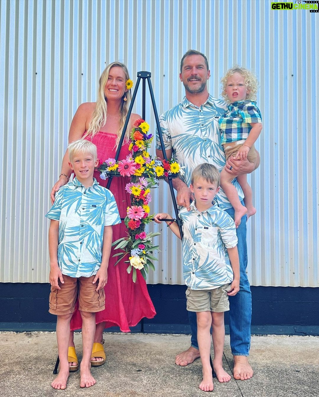 Bethany Hamilton Instagram - Celebrating this Easter with gratitude. ✝️☀️ Sharing with our family the beauty of the grace of God and what the resurrection means for our lives is a focus for my hubby and I. We can go through life and face so much challenge and I’ve found when you have a hope beyond yourself… One that brings peace and mercy to your life, it can make those challenges seem a lot less daunting. Our hope is in Jesus Christ! 1 Peter 2:24-25 He himself bore our sins in his body on the tree, that we might die to sin and live to righteousness. By his wounds you have been healed.