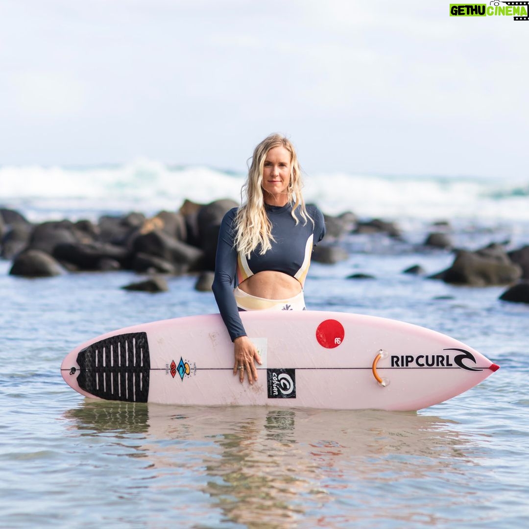 Bethany Hamilton Instagram - After I lost my arm, all of the sudden daily tasks like cutting an apple or putting my hair up were so overwhelming. Learning to surf with one arm was really challenging too. I learned that I have to be extremely adaptable to conquer all the little things that come my way. I will be the first to admit that constantly adapting in this way is not always easy! I have lots of discouraging moments and some tears for sure! But I choose not to be knocked over by them and I keep pushing through. I choose to flip my mindset from "I can't" to "how can I." I choose to try, even when it's hard. And when I mess up, I try again. You can do this too! Look at the obstacles in your life and be willing to adapt and be creative! Be willing to give it your best shot and go for it. Overcoming the small menial things each day will support you when the bigger and tougher challenges come your way! I've got more thoughts about this on my blog (website is in my bio). #unstoppable #dailythoughts