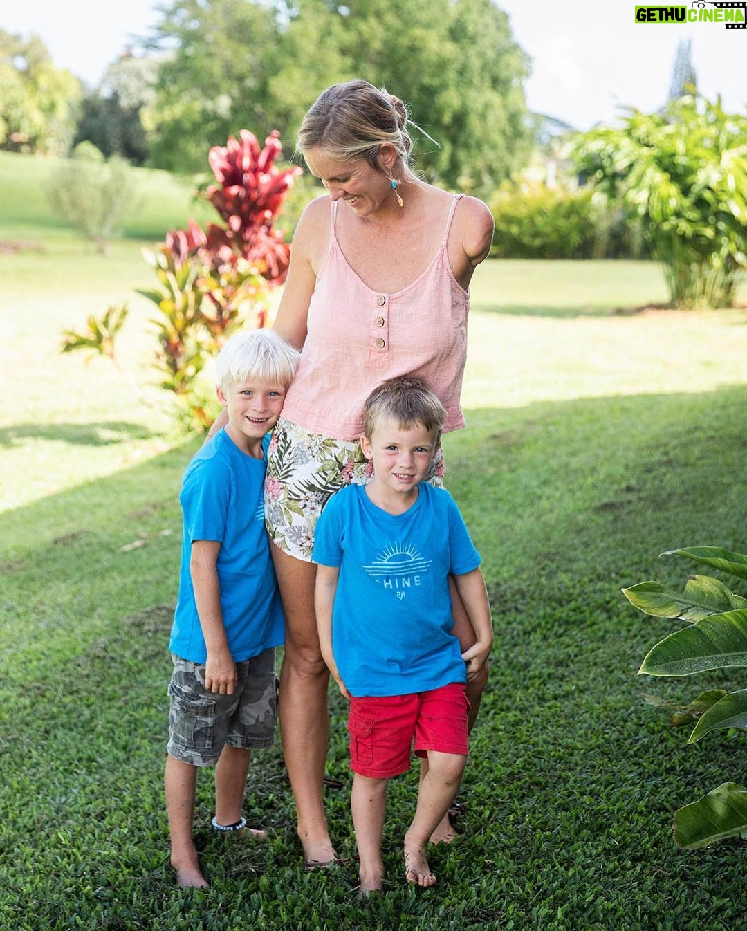 Bethany Hamilton Instagram - Life can be a whirlwind sometimes, and we forget to set aside time to be present. I believe it SO important to create space to honor and strengthen life’s most important relationships! This is especially true with moms raising daughters, because let’s face it, raising teenage daughters is not always a piece of cake. My mom was such a blessing in my teenage years❤️ I’m inviting moms and daughters to join me - live and in-person - for a deep, personal mentorship opportunity in my @ohanaexperience Mother Daughter program. ‘Ohana is about: 🌺 Strengthening your mother-daughter connection 🌺 Getting live weekly mentoring & coaching calls with me and expert guests 🌺 Receiving Christ-centered guidance 🌺 Enjoying a lovely 4-day mother-daughter retreat with me in Hawaii this Spring! Sometimes we moms forget to put down our busy work and create intentional time with our children. It’s those unforgettable moments that will refresh your joy and help you be at your best for her. Let me and my program help you along in your journey. Link in bio to book your consultation with one of our advisors now before we are completely sold out for my January to spring break program! #BHOhanaExperience #OhanaExperiences