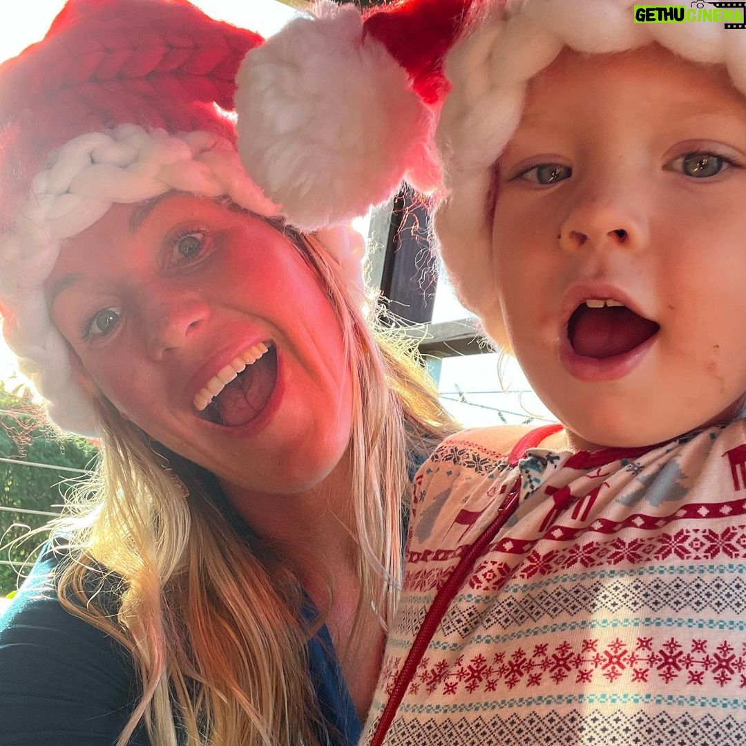 Bethany Hamilton Instagram - GRATEFUL photo dump ☺️💛 Christmas has been so lovely!!! Taking hope in God and His light as we slow down this time of the year. John 1:29 “Behold, the Lamb of God, who takes away the sin of the world!”