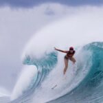 Bethany Hamilton Instagram - PIPELINE this week! This event at Pipe was a stepping stone for the girls to know that they CAN if they are willing to try! And imagine if we got pumping Pipeline with tons of scoring potential!!! 🙌🏽🏄🏼‍♀️🔥😍 Well for me competing the last few days was fun and very frustrating. My first heat the waves were bombing & out of control, hardly a diamond in the rough… Though @rissmoore10 found a 💎👏🏼 And my second heat went flat and no one got a score! With that said it was a rad time for us ladies to face our fears at Pipe on the big day and explore our potential! Gonna be epic over the next 10 years to see the advancement of womens surfing in barreling conditions!!! Let’s go ladies!!! 💃🏼🏄🏼‍♀️🙌🏽🔥 Mahalo @vanssurfevents @ripcurl_women @ripcurl_usa