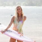 Bethany Hamilton Instagram - My dad still helping me with putting handles on my surfboards… Thanks dad!!! 🤗 I used my handle to duck dive about 30-50% of the time and I mainly used it when it’s really turbulent underwater to prevent me getting hit in the face with my board. I’m really adaptive with duck diving in a few different ways! 😄🏄🏼‍♀️🤙🏽