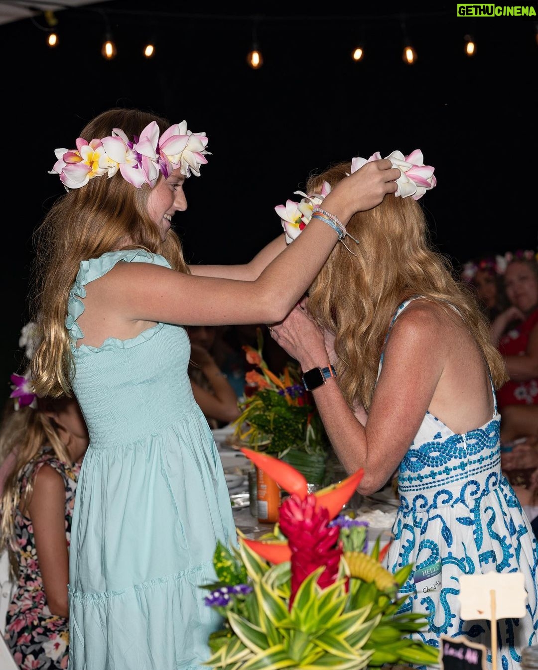 Bethany Hamilton Instagram - Motherhood is an awe-inspiring and beautiful journey! But it is also a huge responsibility. When we get to be our children’s primary role model, connected and bonded, it energizes a mom. What a beautiful and purposeful role! I’ve realized that just as important as fulfilling my purpose as a mother, is my job of making sure my children grow up healthy and capable in today’s world. I also realize how important it is to surround my children with other positive influences as well. And this is a key part of the purpose of my @ohanaexperiences program for mothers and teen daughters. Join me for 11 weekly live mentoring sessions with myself, expert guests, and like-minded mothers and daughters. And to top it off, an incredible 3-night bonding experience for you and your daughter here with me in Hawaii! Motherhood is such a gift and we can change the world by raising thoughtful and empowered women. So, getting to help other moms like you to develop the best possible relationship with their daughters is an absolute joy for me! Join me this January to Spring 2023 program with Hawaiian retreats in March & April is on offer now! Link in bio to learn more and book a call with my team today! #BHOhanaExperience #OhanaExperiences