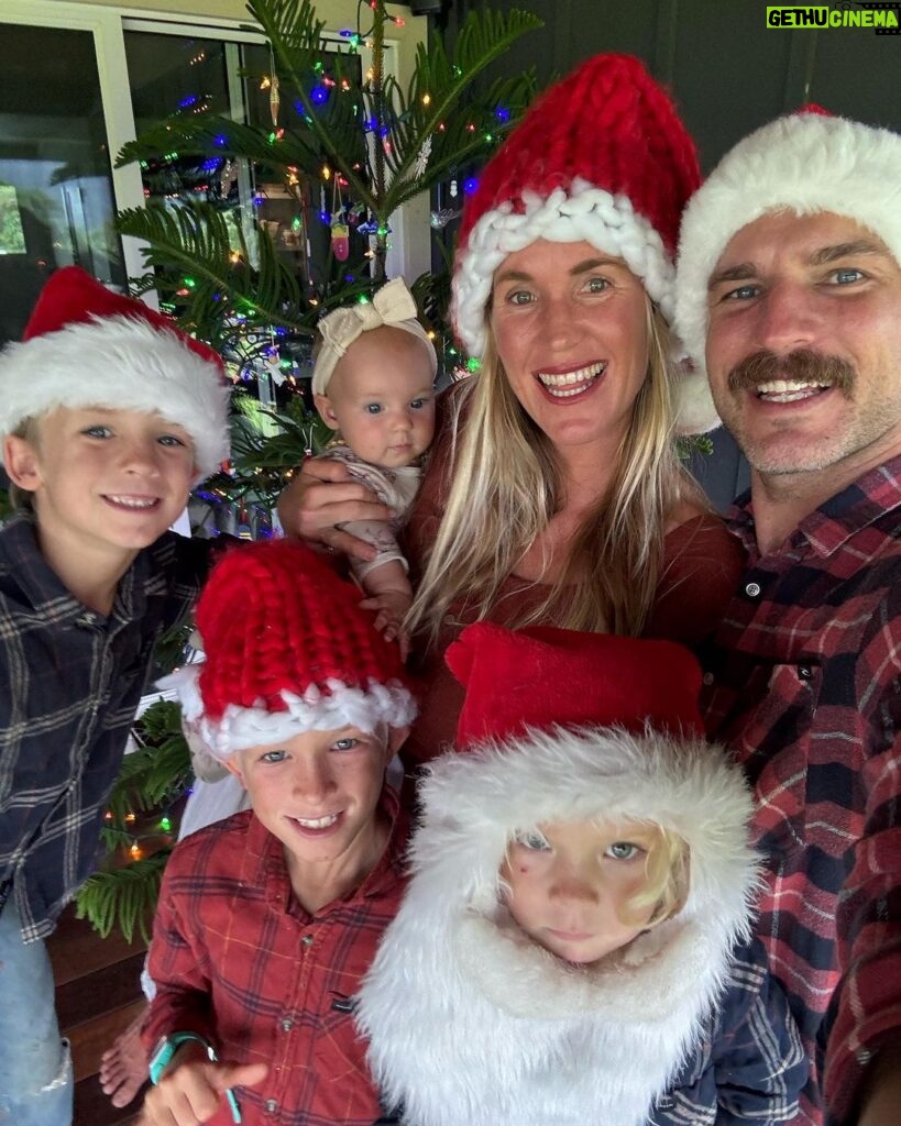 Bethany Hamilton Instagram - Merry Christmas from my family to yours! 🌺❤️ And she shall bring forth a son, and thou shalt call his name Jesus: for he shall save his people from their sins. Matthew 1:21 🎁✝️🎄