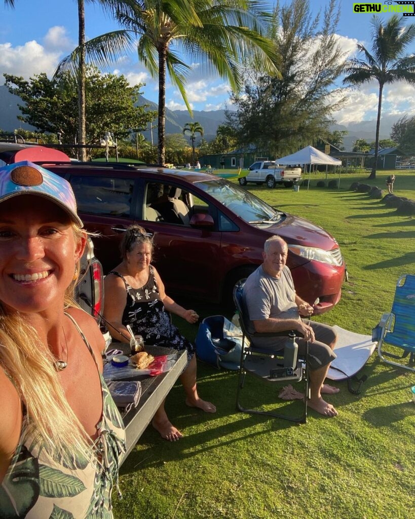 Bethany Hamilton Instagram - Fun family time ❤️💦🎣☺️ Keeping life prioritized how we like it!!! Family, adventure, nature, and good food 🤙🏽 Primal Kitchen helps make our meals extra yummy ☺️ #bethanystylehealth #primalkitchen #biggerbite @primalkitchenfoods