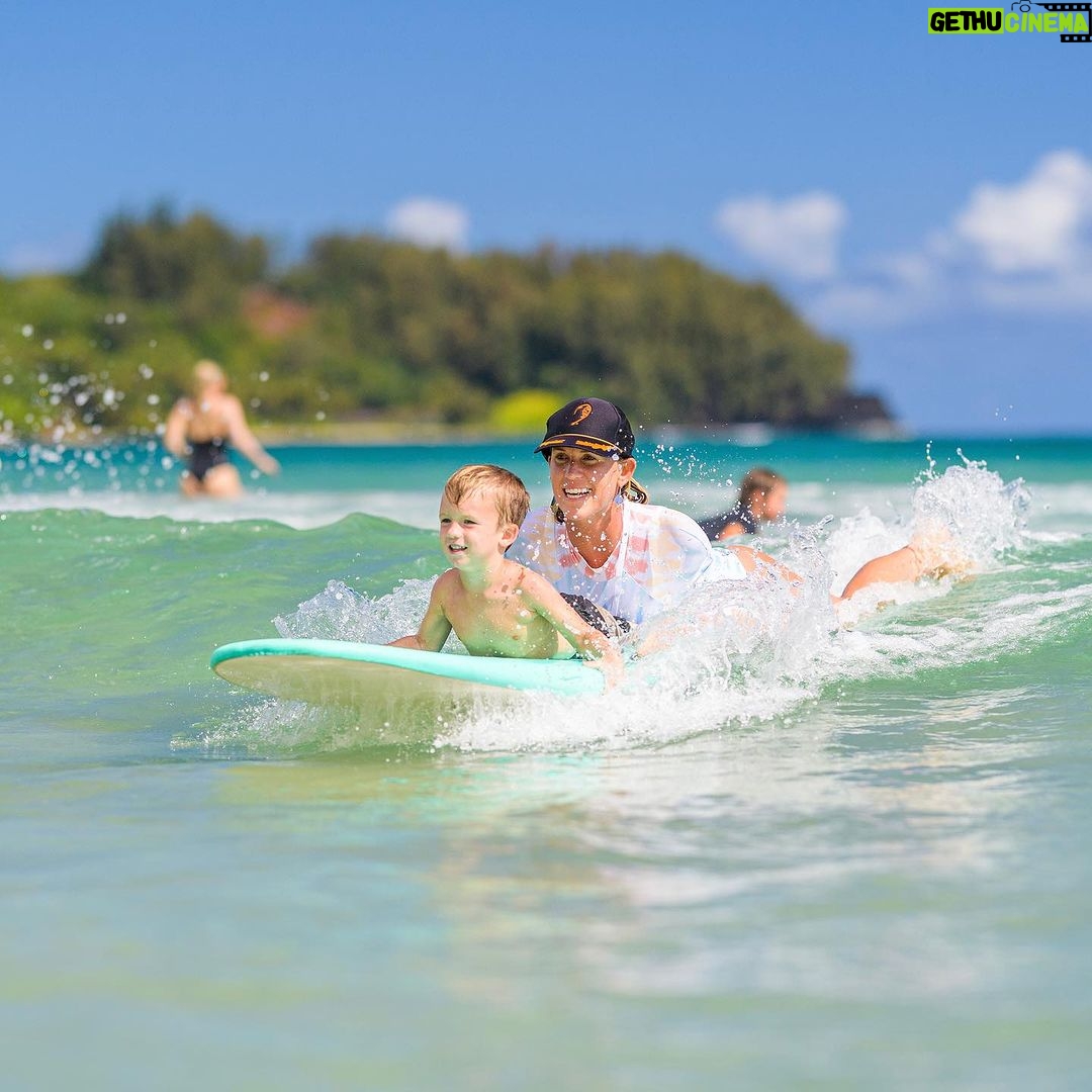 Bethany Hamilton Instagram - I’ve never been one to idolize or celebrate people on a pedestal. I always feel uncomfortable when people do that to me. Everyone is human so there is no perfect person to look up to in every area of life. 🙌🏼 To me, it’s better to see the people you admire for who they are, what they have been through and how they have overcome. You can acknowledge their flaws, but then kind of “cherry pick” certain aspects of their life that are really remarkable and glean from those. 🤙🏼 My encouragement for you today is to be open and vulnerable with your story. Share it with those around you when you have the chance. You never know how God is going to use it. He might use you as a light in someone’s life and an example of how they can overcome! What is your story? 👇🏼💛