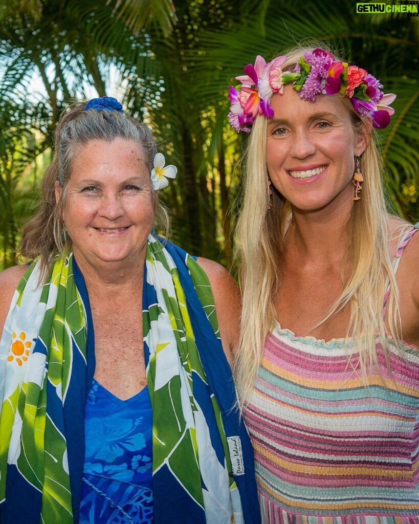 Bethany Hamilton Instagram - I’ve had a heart for teenage girls for a long time now because it’s hard… I often remember how uncomfortable it felt to be one. When I was teenager I struggled with body image being surrounded by beach culture and always being in a swimsuit. I remember feeling awkward, wondering if I fit in, wanting to be accepted. Feeling beautiful, confident, and well-equipped wasn’t something that always came naturally, but it’s what I wanted. I’m so incredibly grateful I had amazing, loving mentors in my life to help me grow from that uncomfortable girl into a happy, confident and more importantly a faithful woman. And this is why today I’d doing my @ohanaexperiences program to help teenage girls become the best version of themselves! Equipping them to navigate this world with clarity, grace, strength, and joy — all while knowing that their mom is in their corner to love, support, and guide them through it all! My ‘Ohana Mother Daughter Experience is a 90-day mentorship program with weekly Zoom sessions with me AND an all-inclusive, luxury 3-night retreat with me in Hawaii! During the weekly calls, we’ll be covering some of life’s biggest topics, featuring expert guests to share their insight. And in Hawaii, we’ll hang out, swim, dine, and of course, surf! A time to go deeper together as mother and daughter and talk about important issues like relationships, dating, conflict and more. A time to grow in confidence and faith. And help them develop the grace and confidence to become all they are meant to be even in today’s confusing and wild world. If you’re interested in this incredible bonding opportunity and creating memories with your daughter, click the link in my bio to book a call with my team and grab one of the final spots in my August to October program. Let’s hang in Hawaii this October! 🤙🏽 #bhohanaexperience #ohanaexperiences