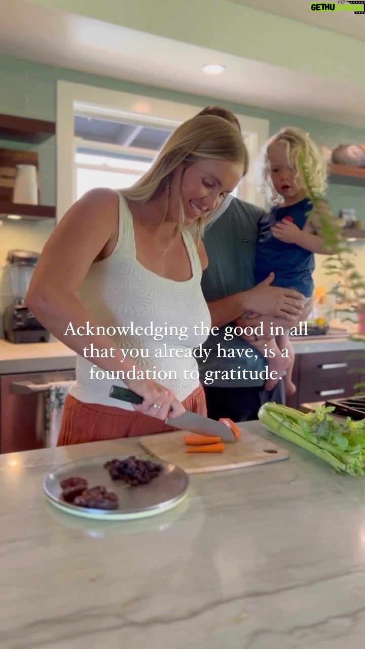Bethany Hamilton Instagram - The end of the year usually invites special times with family and friends, with lots of potential for memorable times to be created! π What are some of your keys to create sweet memories? This time of year we love to slow down as well as a family. And the surfer in me is frothing because this is the best time to surf out here in Hawaii!!! πββοΈ If you want to hear more from us and our family, just comment: βpurposeβ and Iβll message you to get added to our encouraging emails and blogs! We have a new blog every Tuesday, including stories of family, overcoming, marriage, whole family health, and surfing! πππΌββοΈ