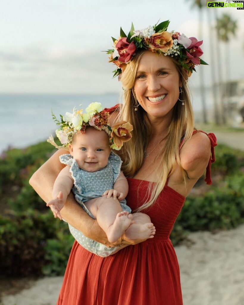 Bethany Hamilton Instagram - The joy this sweet girl has brought to my life! 🤗🥰 It has been so sweet to see the love that her brothers have for her! I’m so grateful for this! ☺️ While life has its sweet times, we often find ourselves thinking of multiple things in our lives that are not going good and the things we wish were better. I get it 😱 I’m right there with you! So what can we do? - Be grateful. Intentionally think on what you are grateful for and share it out loud if it’s a person we are thankful for! - Joy. Spend time, even if it is just 15 minutes a day, doing something that brings you joy. - Pray. Bring all things to God in prayer. Take comfort in His promises, that His will is being done. These 3 things are what I try to focus on every day…I know it can be a lot to juggle, but we need to be intentional in times of stress and challenge. 🙌🏼 As I often say… YOU CAN overcome!!! 💪🏽🔥🫡