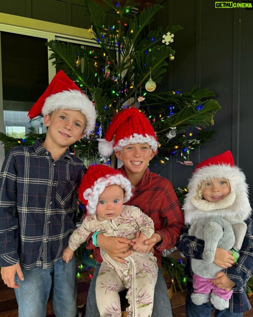 Bethany Hamilton Instagram - Merry Christmas from my family to yours! 🌺❤️ And she shall bring forth a son, and thou shalt call his name Jesus: for he shall save his people from their sins. Matthew 1:21 🎁✝️🎄