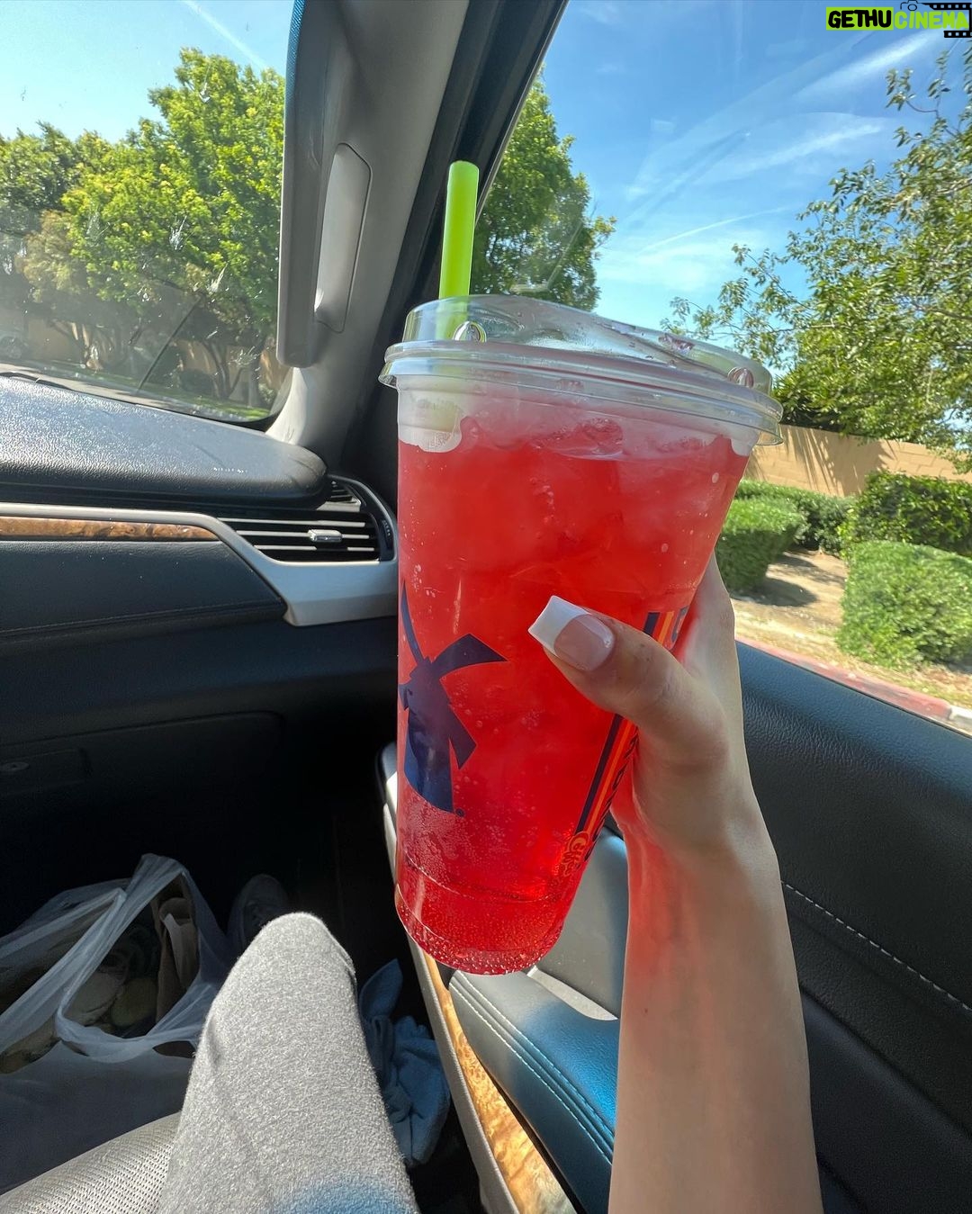 Bethany Mota Instagram - family & dutch bros fill my 🫶🏼