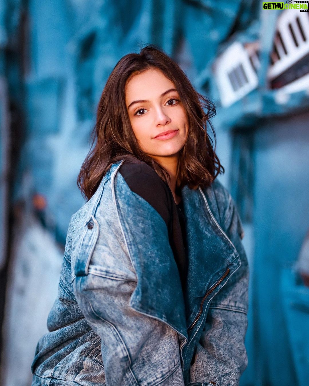 Bethany Mota Instagram - Denim jacket Now vs Then 👶🏻Some things never change..luckily, my hairline did 📸: @smac.snaps 📍: @thebilly.studio
