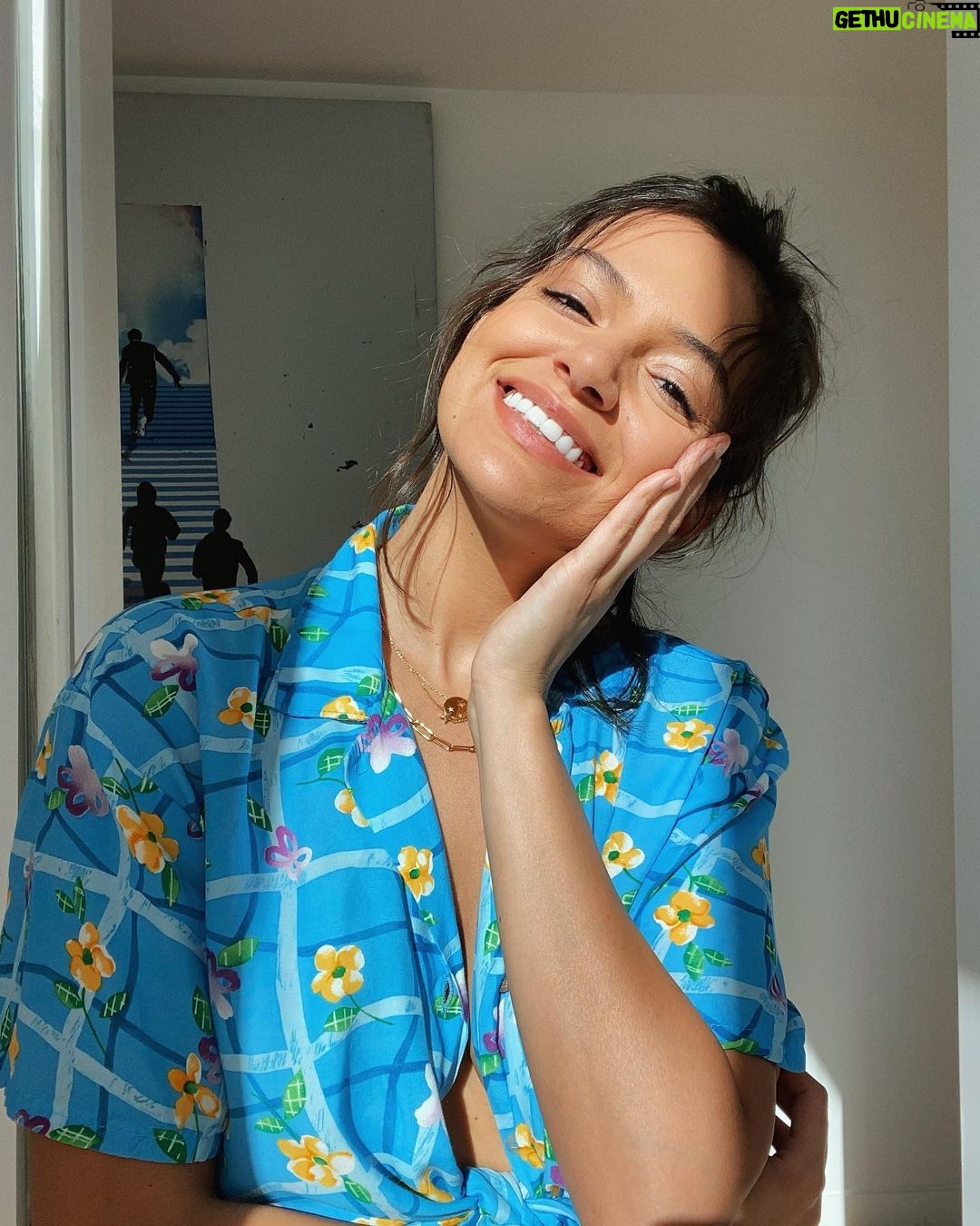 Bethany Mota Instagram - this shirt gives me big *dad on vacation* vibes