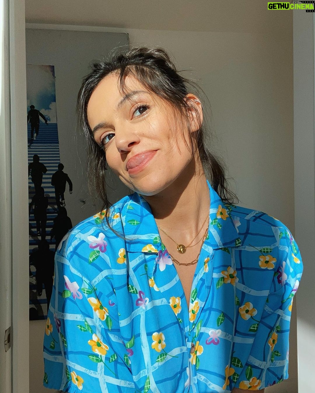Bethany Mota Instagram - this shirt gives me big *dad on vacation* vibes