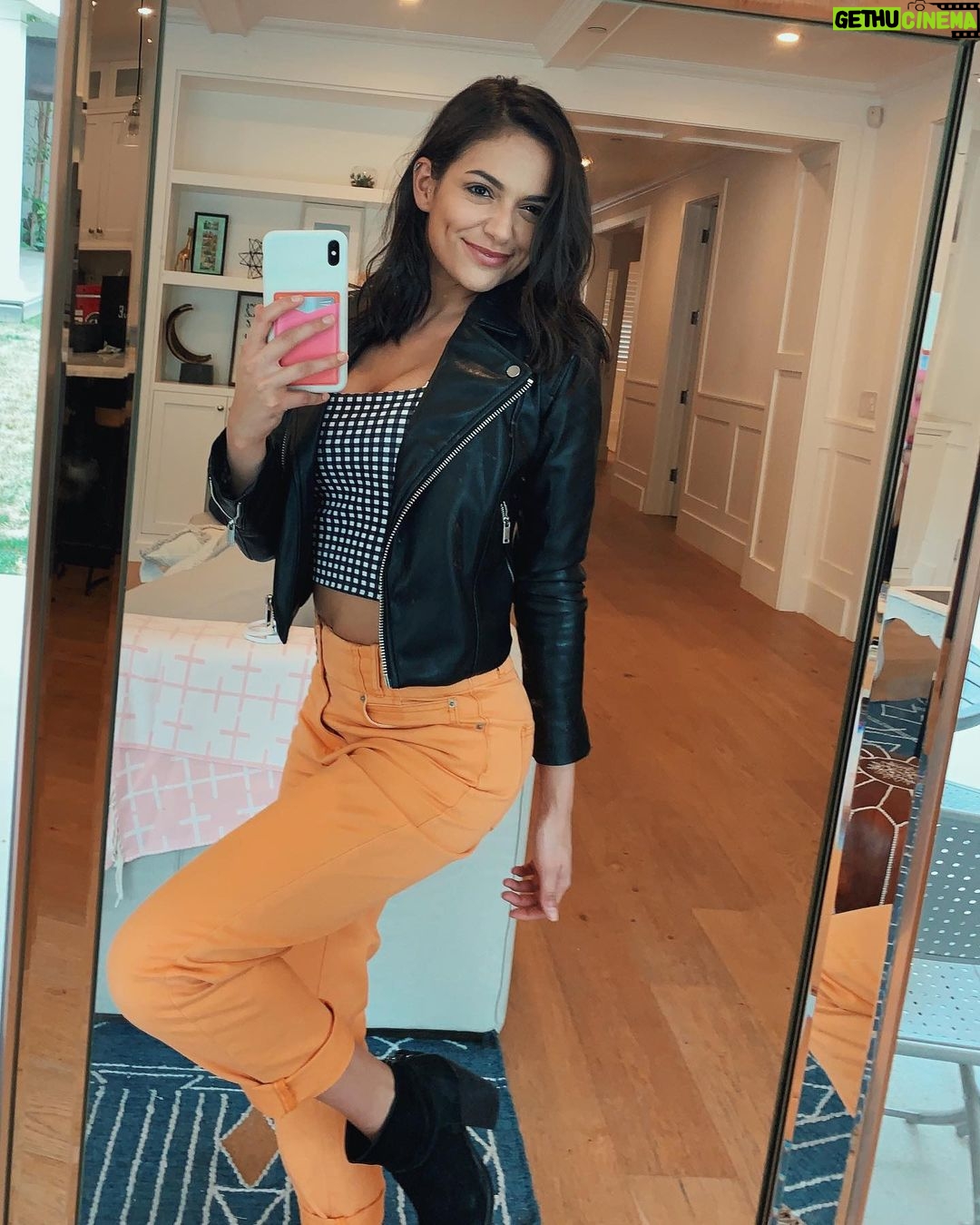 Bethany Mota - 157K Likes - Had a cool pose idea for this photo. Instead.. enjoy me failing miserably ๐๐ปโโ๏ธ