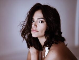Bethany Mota Instagram - I’ve made peace with my pieces 
the pieces showed me how to heal
they taught me how to build 🌙
📸: the lovely @smac.snaps