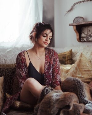 Bethany Mota Instagram - Happy Valentines Day, cuties ♥️🌹🐷💋😍 📸: @dfreske