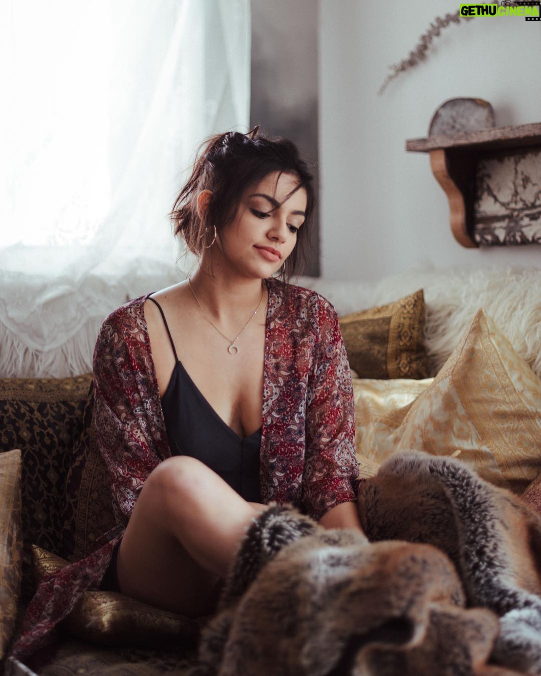 Bethany Mota - 147.3K Likes - Happy Valentines Day, cuties โฅ๏ธ๐น๐ท๐๐ ๐ธ: @dfreske