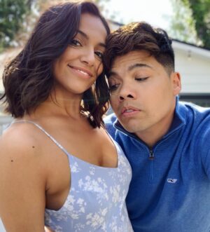 Bethany Mota Instagram - What happens when we try to take “fancy”pictures 😂  Also, we wore these outfits for maybeee an hour. 
Happy Easter you awesome humans!!🐥
