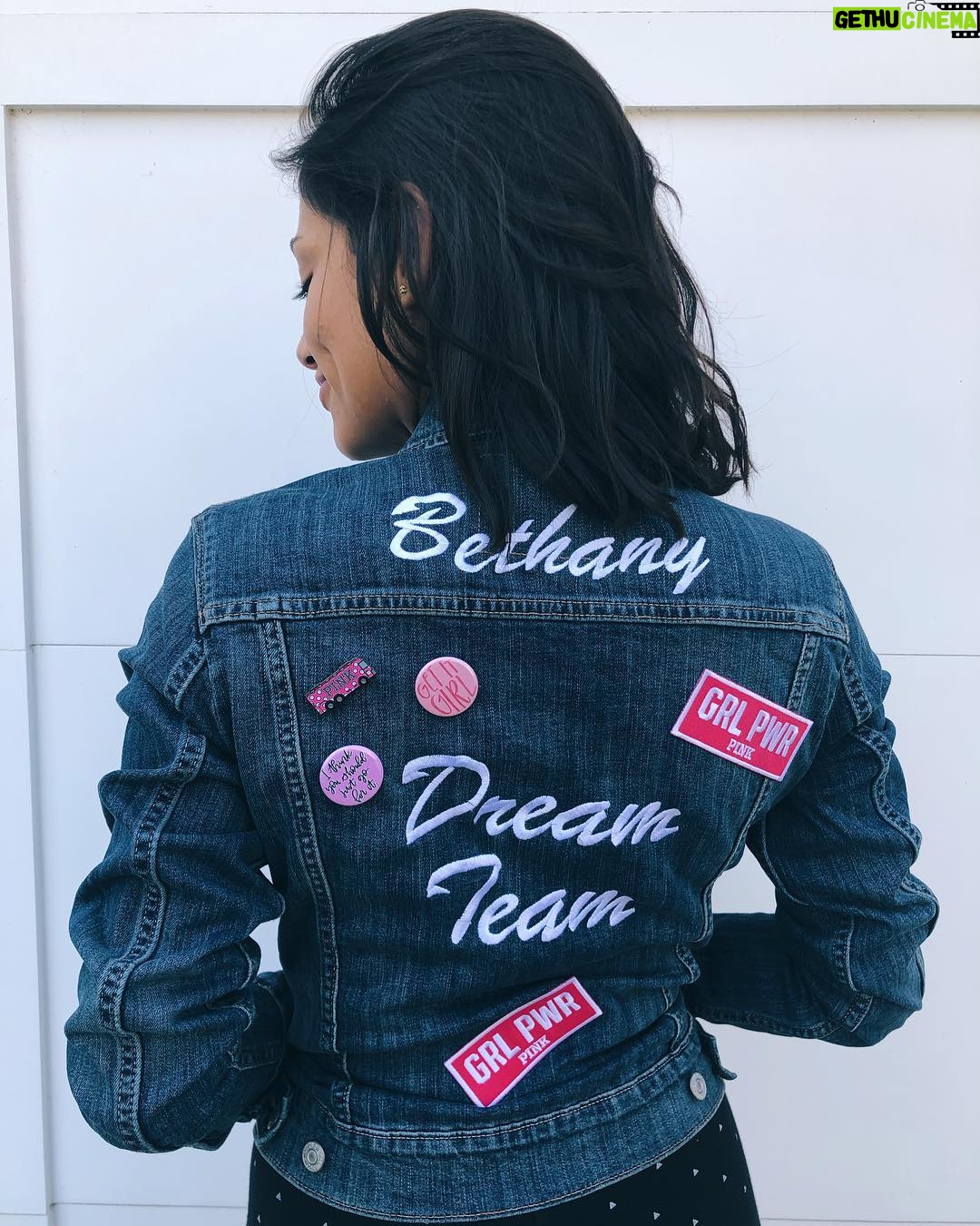 Bethany Mota - 143.7K Likes - Hi friends! Exciting news! @VSPINK is honoring the next generation of women who choose to dream BIG through the launch of their PINK GRL PWR Project! Iโm so honored to be a part of this campaign, serving as a judge alongside so many inspiring women. This project will award 20 recipients with a prize to develop their own original ideas to help empower themselves and the world. HOW COOL?! Big thanks to VSPINK for allowing me to help tell this incredible story! #PINKGRLPWR ๐๐ช๐ผ
@allysonbrianna
@caitlincrosby
@ayakanai
@payal
@alliwebb
@heatherhallgalle
@cyllasenii
@nickib146