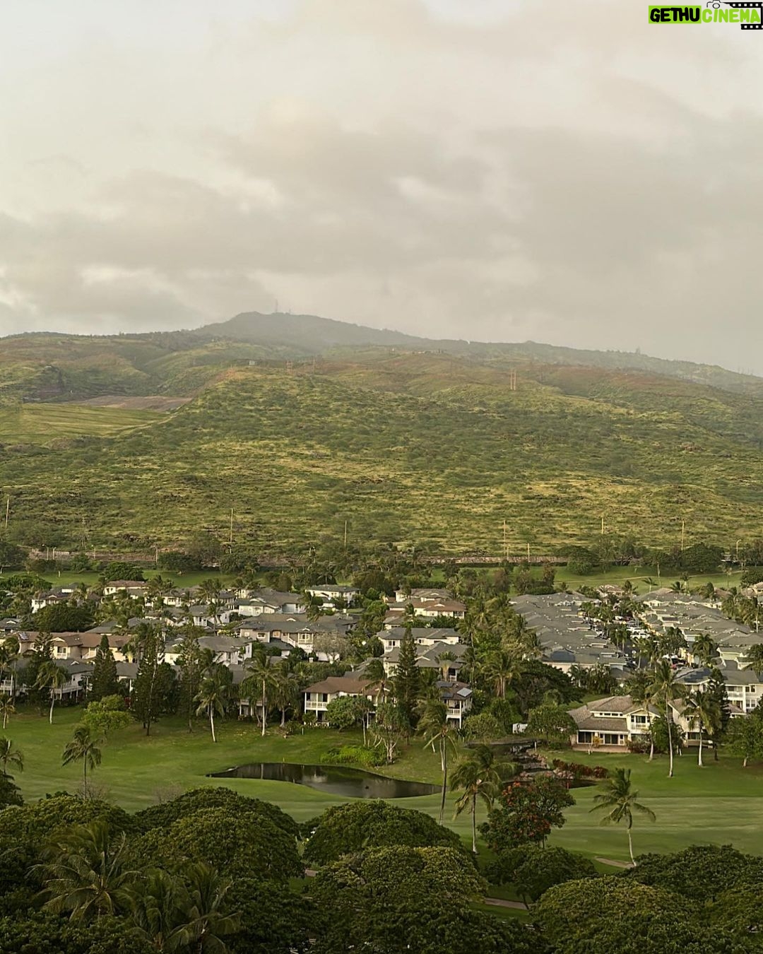 Bethany Mota Instagram - hawaii dump šļø bc iām now back to LA rain š Oahu, Hawaii