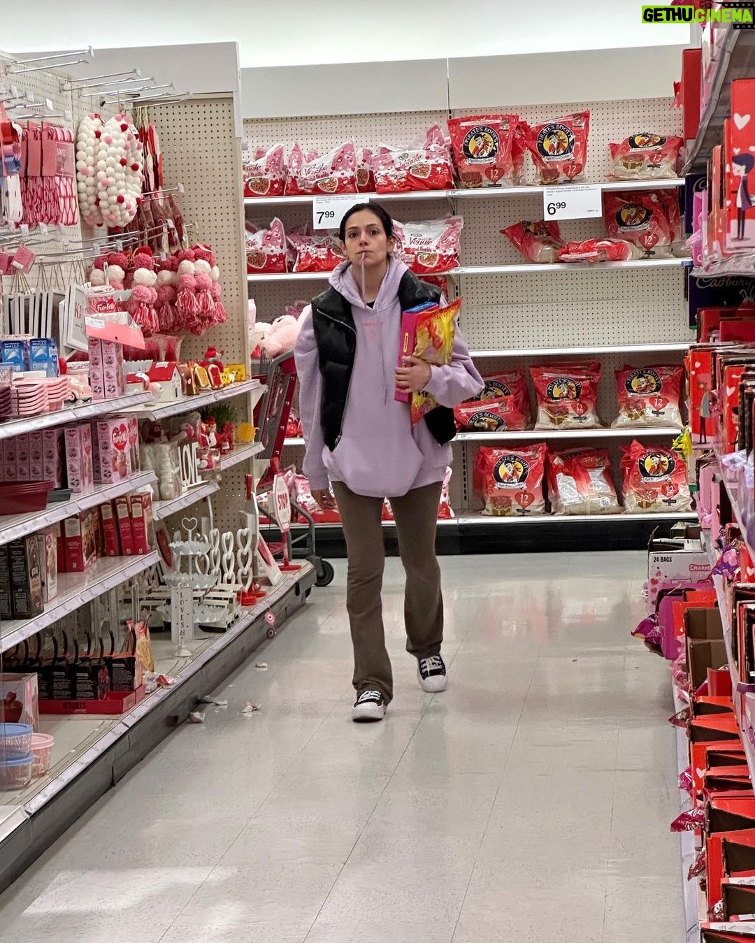 Bethany Mota Instagram - this one’s all over the place Chaos