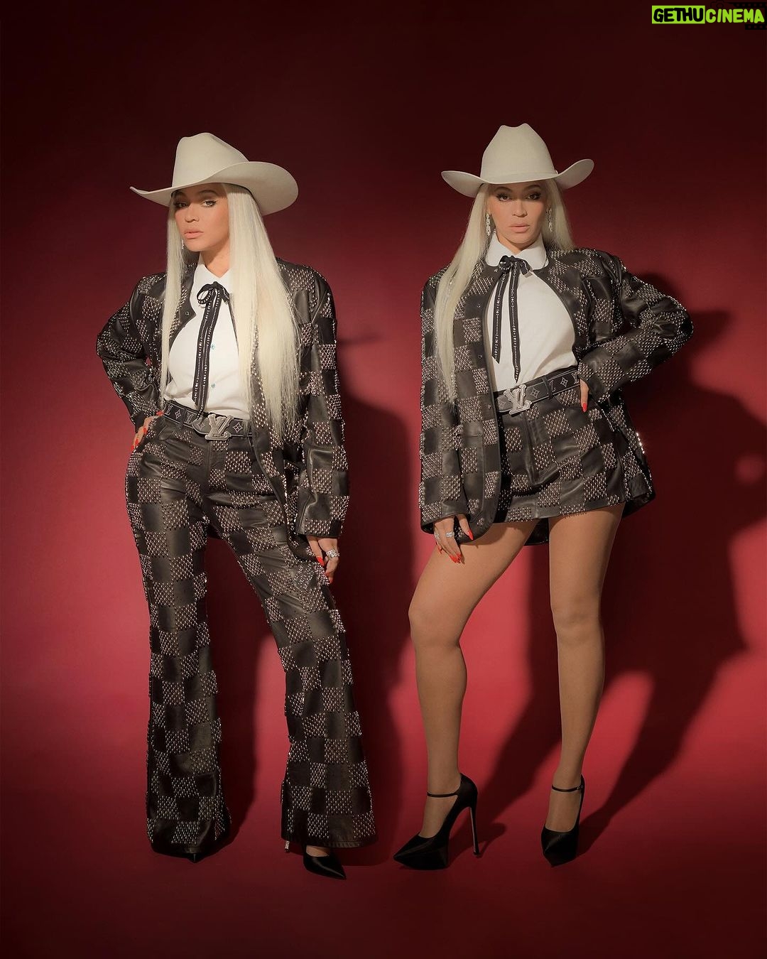 Beyoncé - 5 Million Likes -