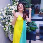 Bhagyashree Instagram - Outdoor spaces ! I am blessed to have a garden that gives me the joy of nature while living in Mumbai. My husband, an avid plant lover keeps surprising me with the most beautiful assortments of plants that bring life to our home. Recently, he added to these planters from @bonasilaplanters that helped me create a magic transformation when I celebrated my birthday. Thanks to @anjaliiisinghhh the flower decor was outstanding...a perfect reflection and complimenting the sari I wore that day. And I thank you all for showering me with blessings on my special day. I could not reply everyone individually but your wishes have reached my heart. I am putting out this post to appreciate all the little things that made my day perfect. #myhome #naturelover #hubbynme #outdoorspaces #blessed #plants #flowers #appreciation #thank you @himallay27 Home