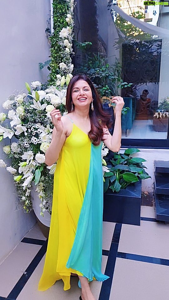 Bhagyashree Instagram - Outdoor spaces ! I am blessed to have a garden that gives me the joy of nature while living in Mumbai. My husband, an avid plant lover keeps surprising me with the most beautiful assortments of plants that bring life to our home. Recently, he added to these planters from @bonasilaplanters that helped me create a magic transformation when I celebrated my birthday. Thanks to @anjaliiisinghhh the flower decor was outstanding...a perfect reflection and complimenting the sari I wore that day. And I thank you all for showering me with blessings on my special day. I could not reply everyone individually but your wishes have reached my heart. I am putting out this post to appreciate all the little things that made my day perfect. #myhome #naturelover #hubbynme #outdoorspaces #blessed #plants #flowers #appreciation #thank you @himallay27 Home
