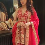 Bhagyashree Instagram – Red..y
.
.
Filmfare Ready !

Outfit @mohini__chabria
Hair @sanjeeda1772
Makeup @elvismakeupartist

#filmfare #beyourownkindofbeautiful #red #redcarpet #lovethelove