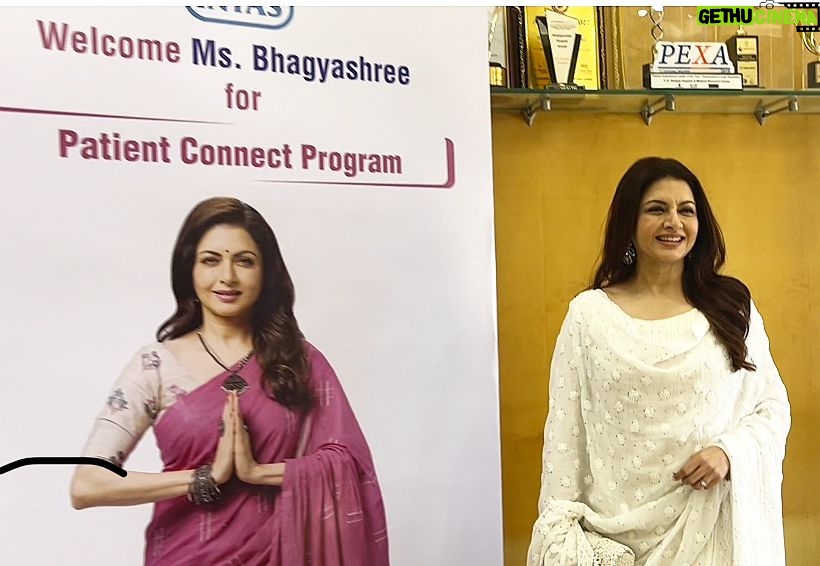 Bhagyashree Instagram - Health awareness programs are the need for the day. It was an enthusiatic initiative by @hindujahospital. Its been significant endevour on my part to push such programs that bring together the doctors and patients. This one was specifically targeted towards raising awareness for thyroidism, a disorder that seems to be growing in numbers. #healthawareness #hospital #healthnwellness #promotinggoodhealth #thyroidawareness #thyroidhealth #doctorsforum #doctors