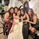 Bhagyashree Instagram - Friends & family celebrations galore ! #birthday #friendslikefamily #nighttoremember