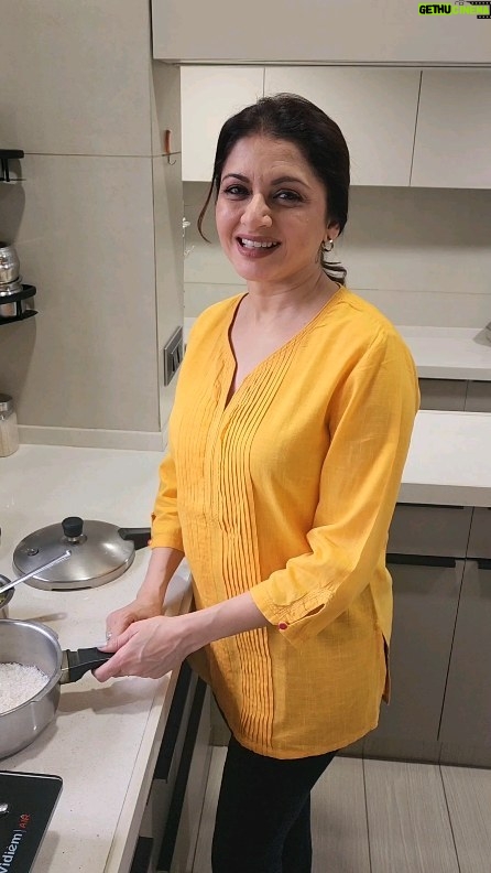 Bhagyashree Instagram - #tuesdaytipswithb I believe that the simple khichdi is the most effective home remedy for an upset stomach, apart from being my staple comfort food. It provides the body with protein for strength as well as nutritients to help recovery. Easy to digest, it is the ideal meal if you are unwell. This is a tip, probably all of us know but I have to emphasize the benefits of having this. Rice is easy to digest and provides much needed energy when sick. The chilka moongdal is a protein but with goodness of fibre too. Haldi is an anti inflammatory, anti bacterial. Salt is needed to help replinish bodysalts, specially if one has the loosies. Ghee creates a protective layer on the tender stomach lining so as to reduce the corrosive effect of stomach acids. #healthytips #health #everydaytips #vitamins #healthfood #diet #weightloss #foodhacks #eatwell #foodoftheday #nutrition #healthyfood #healthhacks #goodhealth #nutritious #womenshealth P.S ( I enjoy cooking more exotic dishes in my new kitchen but didnt have time to shoot them.. will do that soon) Kitchen is by @shirkeskitchenplatinoseries