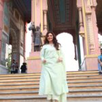 Bhagyashree Instagram - My fascination for Rajasthan never ends. I am supremely lucky that I get to travel all over india and see all the amazing places that we have. Though I have been to Jaipur many times, I always find an excuse to go back. The architectural delight, the historical monuments, the finger licking food, the shopping for gota work, bandhanis and more.. the list is endless. This is the Patrika Gate, the latest addition to Jaipur's beautiful architecture. #incredibleindia #traveltalesbyb #jaipur #traveldiaries #monuments #architecture #beautifuldestinations 📷 @dabidinesh Jaipur, Rajasthan