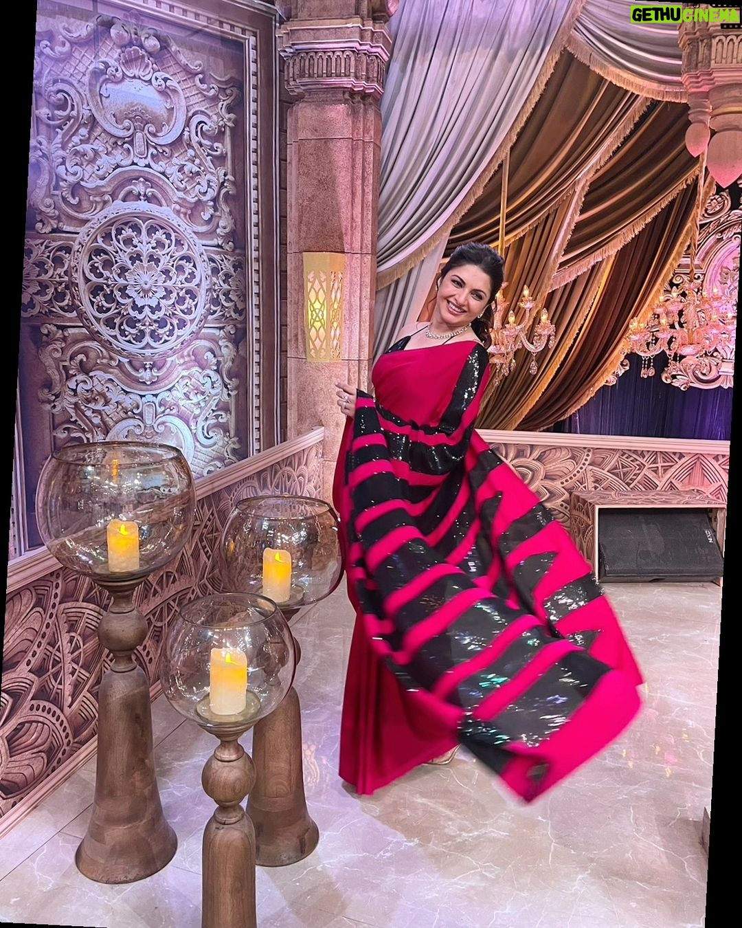 Bhagyashree Instagram - Watch us in Dance deewane on @colorstv at 9.30pm today #entertainment #dancedeewane #funshoot #funtimes Stylist - @roshni0819 Outfit - @swtantraofficial x @entertainmenttleo9 Jewellery - @jewelryaccent Makeup @elvismakeupartist Hair @sunny_hairr