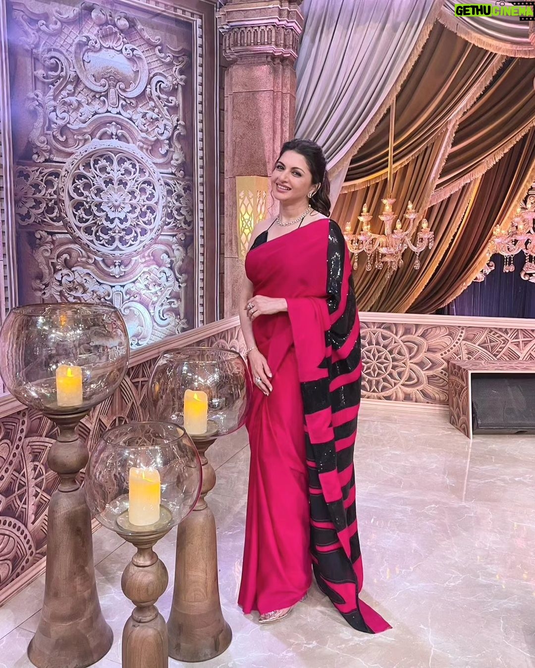 Bhagyashree Instagram - Watch us in Dance deewane on @colorstv at 9.30pm today #entertainment #dancedeewane #funshoot #funtimes Stylist - @roshni0819 Outfit - @swtantraofficial x @entertainmenttleo9 Jewellery - @jewelryaccent Makeup @elvismakeupartist Hair @sunny_hairr