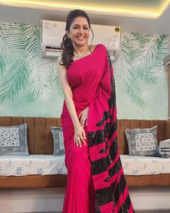 Bhagyashree Instagram - Watch us in Dance deewane on @colorstv at 9.30pm today #entertainment #dancedeewane #funshoot #funtimes Stylist - @roshni0819 Outfit - @swtantraofficial x @entertainmenttleo9 Jewellery - @jewelryaccent Makeup @elvismakeupartist Hair @sunny_hairr