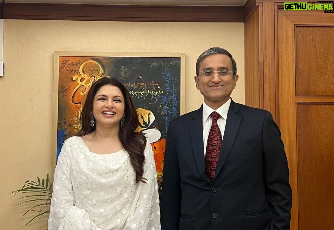 Bhagyashree Instagram - Health awareness programs are the need for the day. It was an enthusiatic initiative by @hindujahospital. Its been significant endevour on my part to push such programs that bring together the doctors and patients. This one was specifically targeted towards raising awareness for thyroidism, a disorder that seems to be growing in numbers. #healthawareness #hospital #healthnwellness #promotinggoodhealth #thyroidawareness #thyroidhealth #doctorsforum #doctors