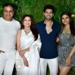 Bhagyashree Instagram - Friends & family celebrations galore ! #birthday #friendslikefamily #nighttoremember
