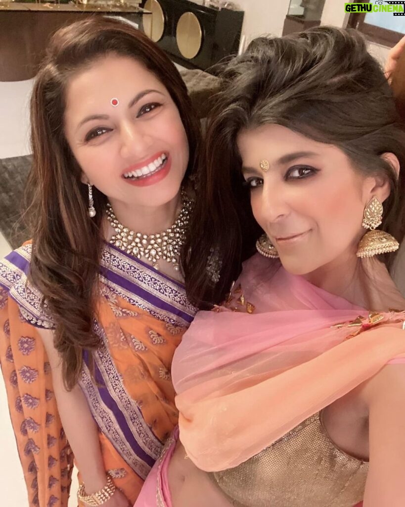 Bhagyashree Instagram - Happy happy birthday to one of the strongest woman i kmow ♥️may your birthday be filled with shine shimmer n light (that happens with your smile anyways) Big big hugs Miss foreva 25 @bhagyashree.online