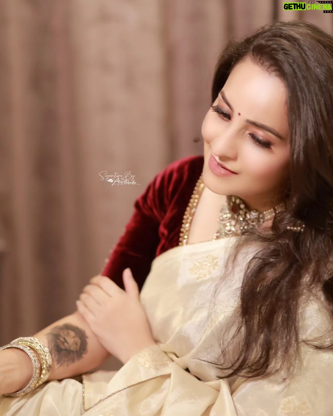 Bhama Instagram - @ajinfotokada @golden_cup_fashion_jewellery @makeup_by_shibinantony @tanith_design