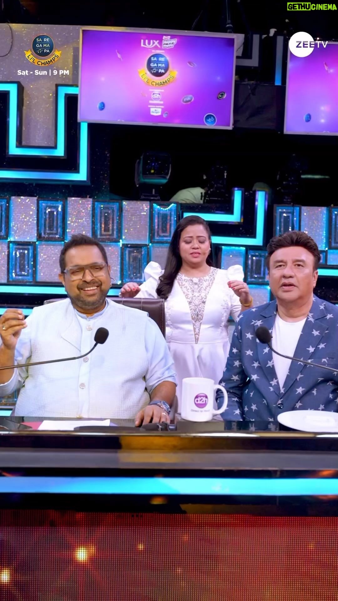 Bharti Singh Instagram - Kaisi lagi aapko hamari Koyal ki boli? π Dekhiye #SRGMPLilChamps, Sat-Sun, raat 9 baje, sirf #ZeeTV aur kahin bhi kabhi bhi Zee5 App par. #CelebratingRajeshKhannaAndAshaParekh #ZeeTVReels #ZeeOnTheGoReels