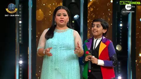 Bharti Singh Instagram - #BhartiSingh ka mazedaar andaaz, laga jaayega entertainment ka zabardast tadka. 🤭 Dekhiye #SRGMPLilChamps, Sat-Sun, raat 9 baje, sirf #ZeeTV par. #SRGMPLilChampsDigital #KapoorSpecial @neetimohan18 @anumalikmusic @bharti.laughterqueen @shankar.mahadevan @fullscreenentertainment @therealkarismakapoor