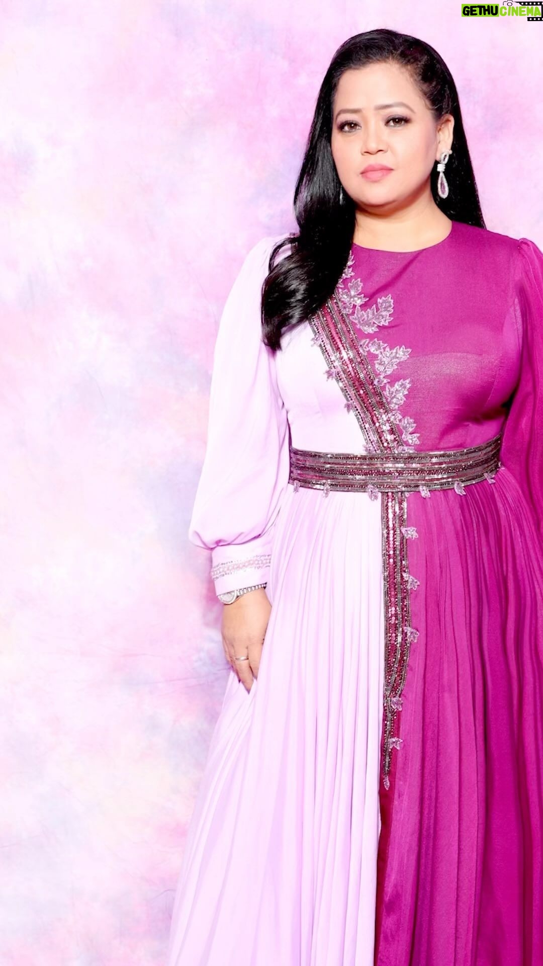 Bharti Singh Instagram - 😍 styled by @harshalds jwellry by @the_jewel_gallery 📸 @shivangi.kulkarni reel edit @yash_411 hairstyles @noor_celebrity_hairstylist makeup @vishnu9352