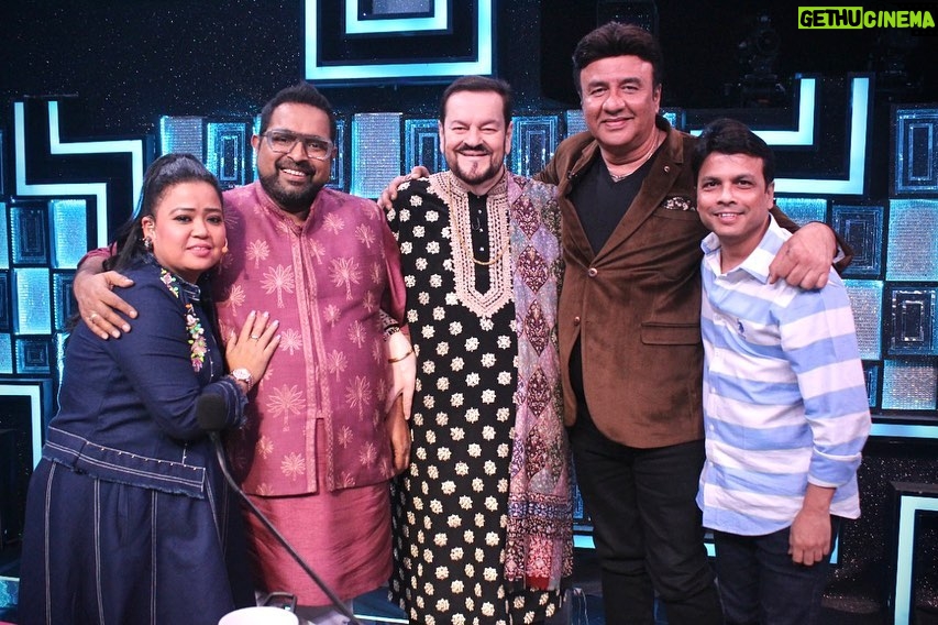 Bharti Singh Instagram - Sometimes shoots are more than just being professional!