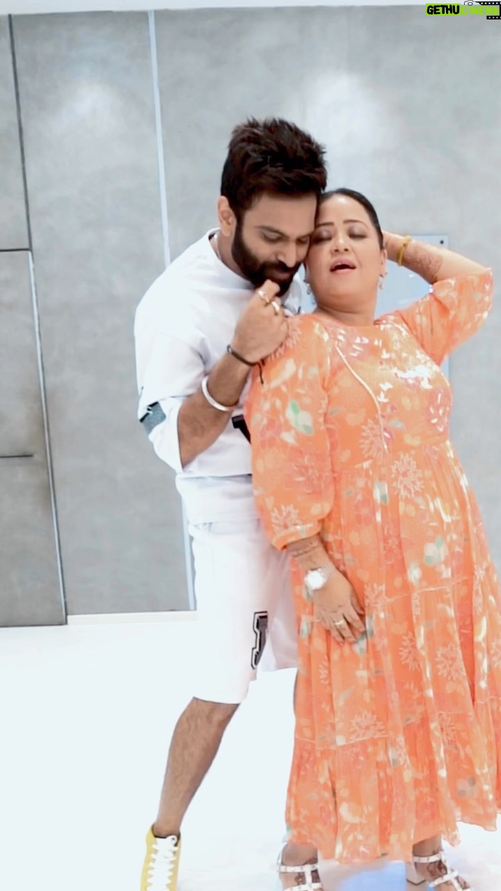 Bharti Singh Instagram - @bharti.laughterqueen uff the real queen ππ€ͺ Kaisa laga hamara gaana ππ , Start making reels on #BulletTeSavaar, Use the Reel Audio & tag us π₯ Song Link in Bio waiting to see your version π @sreeramachandra5 @ridhimapandit @aneelmurarka @jjoshina #BulletTeSavaar #Reels #reelsinstagram #reelitfeelit #reelkarofeelkaro #feelkaroreelkaro #feelitreelit #src #sreeramachandra Mumbai, Maharashtra