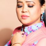 Bharti Singh Instagram – @gharsoaps ice roller has recently solved my struggle of ice contouring . Let me share a couple of benefits of ice massage and ice contouring with coffee and Honey !😍

*eliminate puffiness, especially around the eyes.
*reduce oiliness.
*ease acne.
*soothe sunburn.
*reduce swelling and inflammation, including rashes and insect bites.
*reduce signs of aging, such as wrinkles.
*boost the skin’s healthy glow.

Do try this today and you will be amazed at the results ✨😍

#AD #gharsoaps #gharsoap#iceroller #glowingskin #fitness #tips #skincare #gharsoaps #iceroller #skincare #pimples #glowingskin