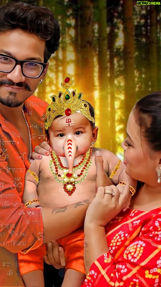 Bharti Singh Instagram - Bharti and Haarsh son as Little Ganesha 🌟❤️ . F//@mysticgrafix_ind . @haarshlimbachiyaa30 @bharti.laughterqueen @laksh_singhlimbachiya . #digitalart from many photos. Memories never lost. They can be re created.🥰 . What r u waiting for...just order yours🤳 . DM FOR ORDER🖌 please share my artwork to support me..📩 . 🖊Let me know what you think for this art in comments 📧 👇 Follow @mysticgrafix_ind if you like the sketching and digital art👆. . 🍁Created by :- harsh jain 🍁Admin :- @harsh._jainsahab 💥💥💥💥💥💥💥💥💥💥💥 . #art #cartoon #drawing #illustration #artist #familyportrait #giftforher #caricatureartist #caricatures #artwork #portrait #caricature #draw #caricatureart #caricaturist #group #painting #friends #caricaturas #instaart #caricatureportrait #illustrator #digitalpainting #livecaricature #digitalcaricature #characterdesign #oilpainting #togetherforever #oldphotochallenge Meerut